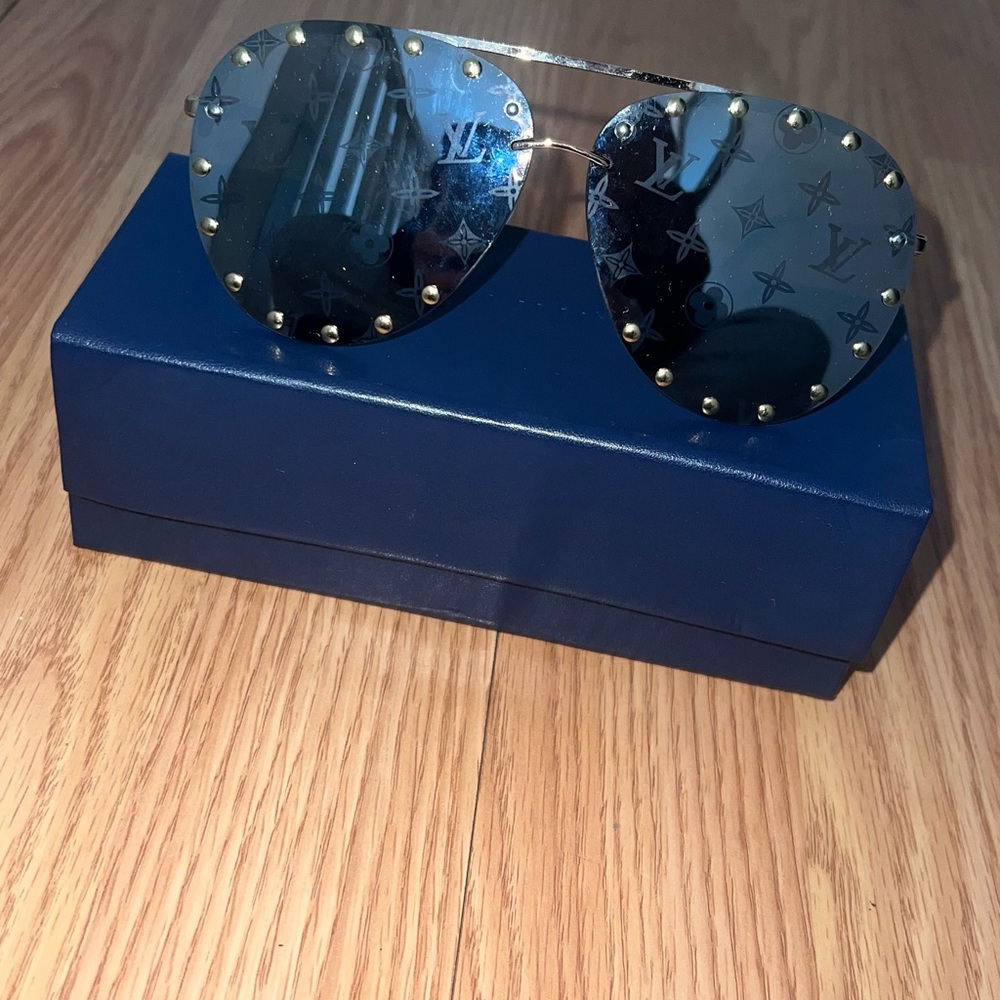 Louis Vuitton Gold-Trim Aviator Sunglasses with Blue Lenses